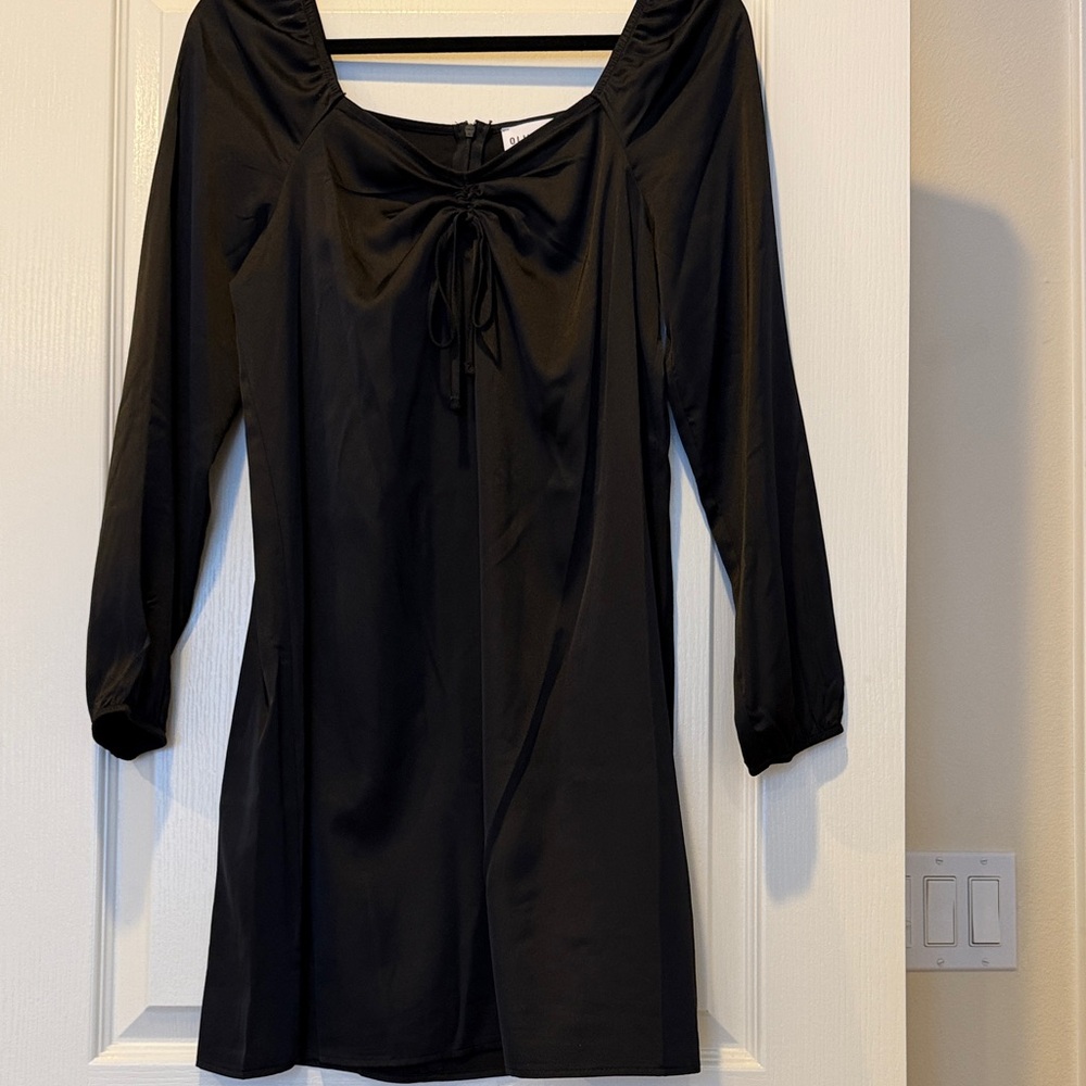 Olive & Oak Black Long Sleeve Dress